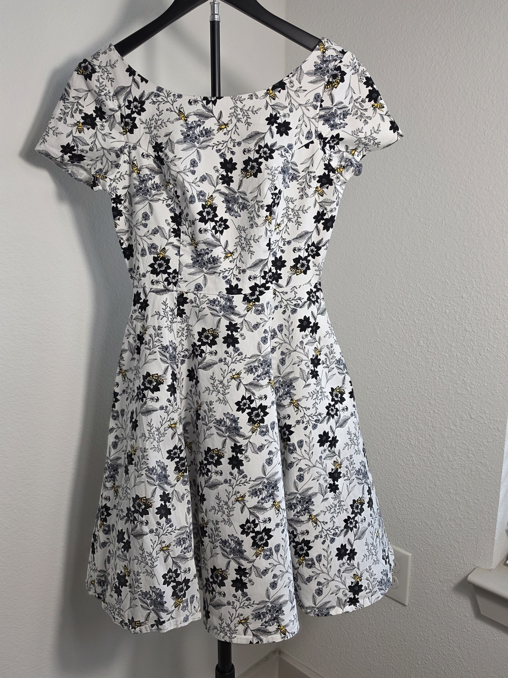 IXIA Bee & Floral Print Fit & Flare Dress |Retro Rockabilly Sundress|Made in USA